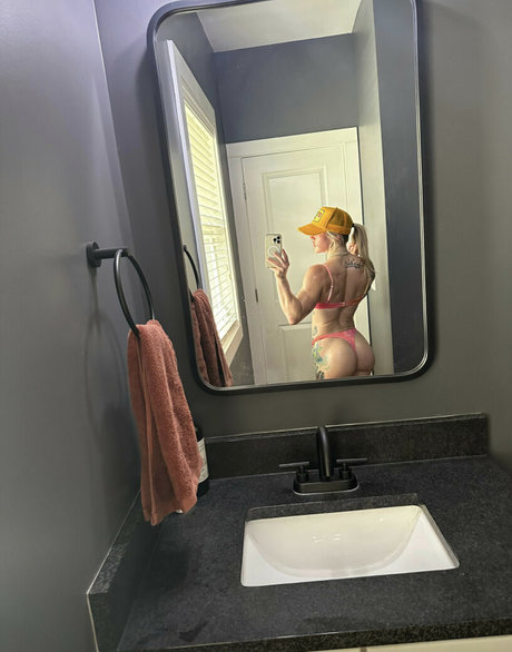 Josie Hamming ポルノスター ホット 画像