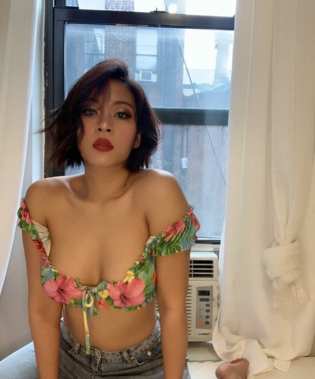 黒人ママオンリーファンズ アートヌード 画像