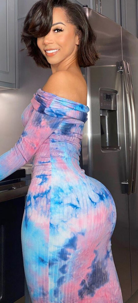 JOIティーンオンリーファンズ 美しい裸 写真