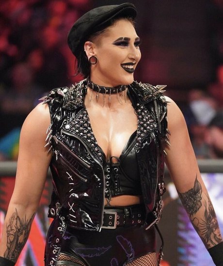 毛深い足のOnlyFans エロチック 画像