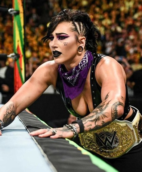 アジアン・エボニー・オンリーファンズ 美しいポルノ 写真