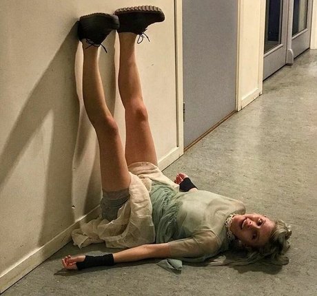 Aurora Aksnes トップモデル 画像