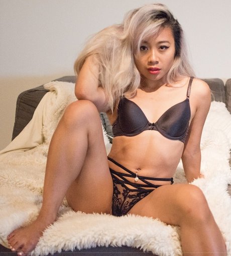 Charliedrizzle 女優 写真