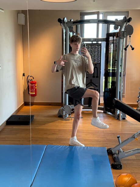 Anepicboy HDスター ギャラリー