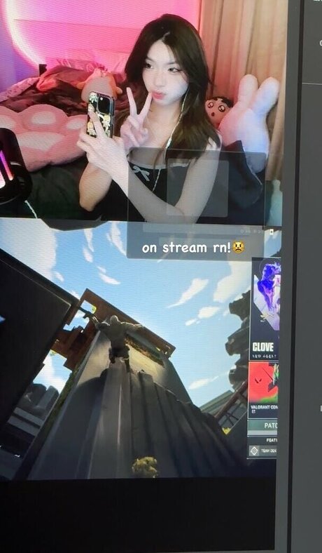 曲線美のラテン系オンリーファンズ ヌード 画像