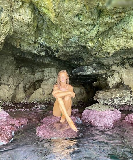 Cintia Dicker ポルノモデル 写真