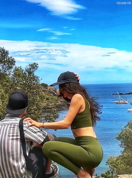 痩せたティーンのオンリーファンズ 無料xxx 写真