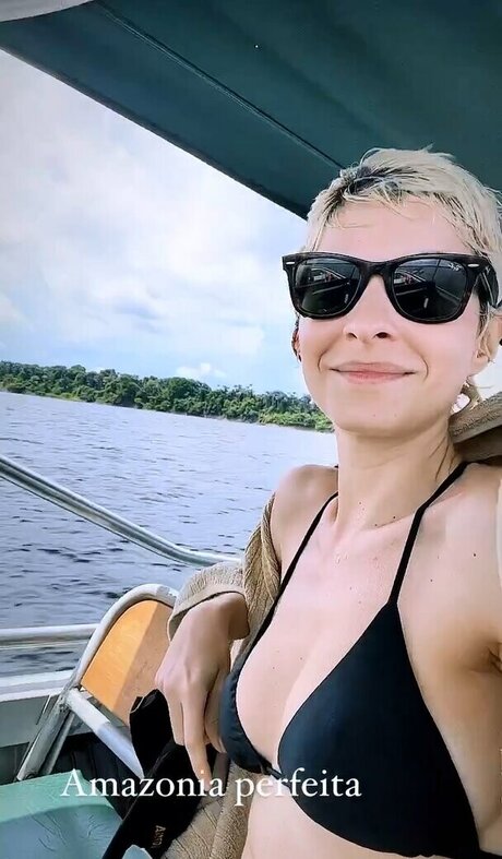 アジア人のティーンの足 オンリーファンズ 素敵 アーカイブ