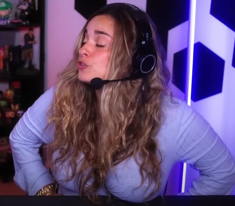 小柄な妻OnlyFans ホットセクシー 画像