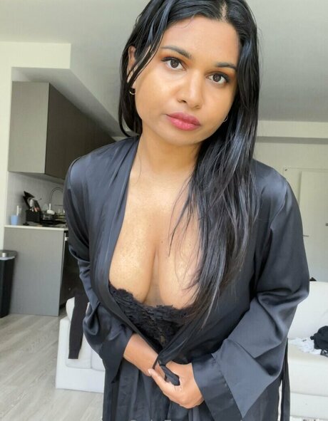 肉厚マンコオンリーファンズ 無料エロ 写真