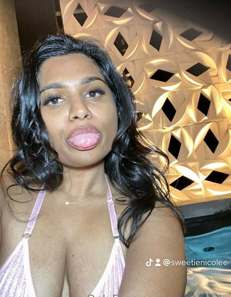 Miss Patel 美しいスター 写真