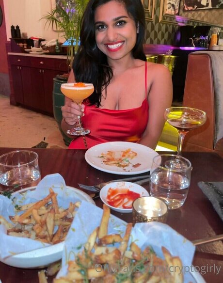 Miss Patel エロティックなスター 画像