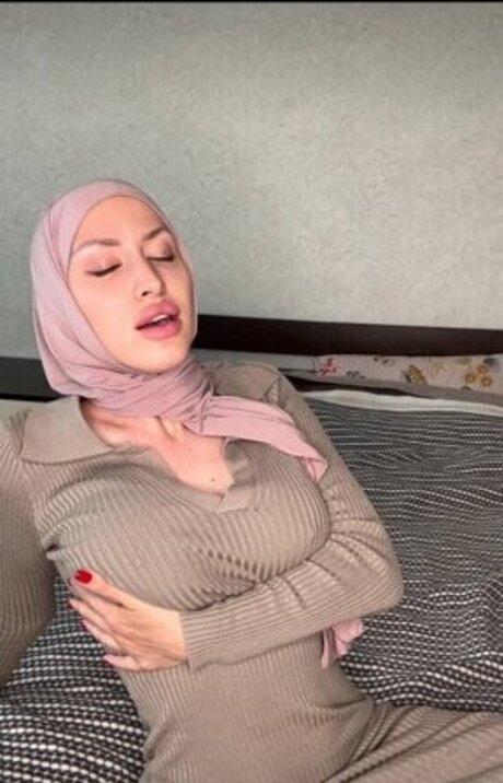 Amira amour ヌードのポルノスター 画像