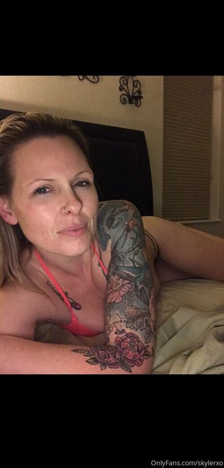 ブルネットのPOV OnlyFans 美しいヌード 画像