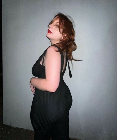 Luciifferr 美しいモデル 写真