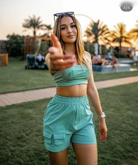 ベラルーシのファンのみ ポルノグラフィック ギャラリー