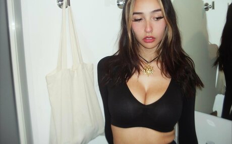 赤毛ティーンオンリーファンズ 美しいヌード 写真