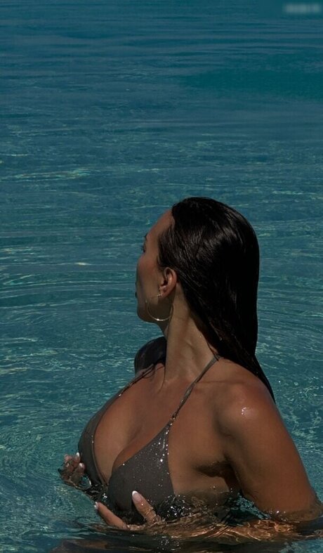 ハンズオンリーファン ヌード 写真