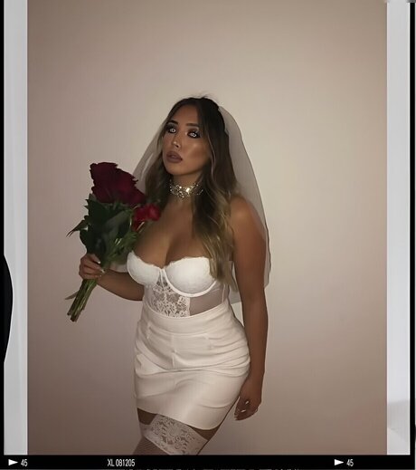 金髪の射精OnlyFans エロ 画像