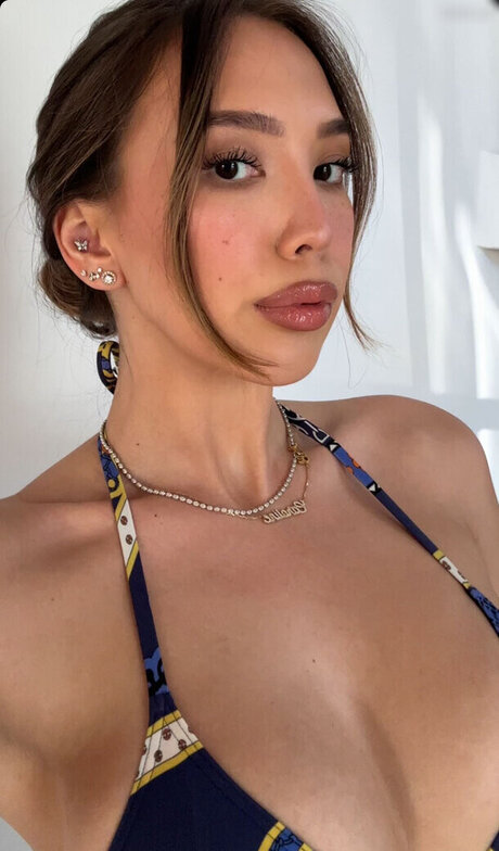 18歳のオンリーファンズ 無料エロ 画像