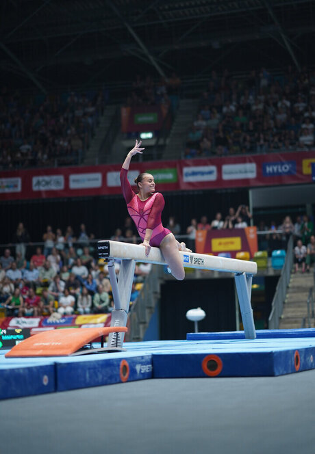 Emma Malewski スター 裸 ギャラリー