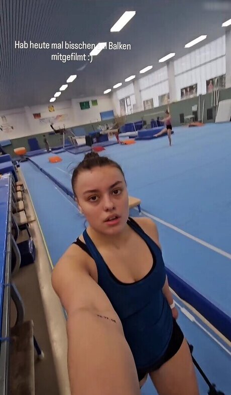 Emma Malewski 高品質モデル 写真