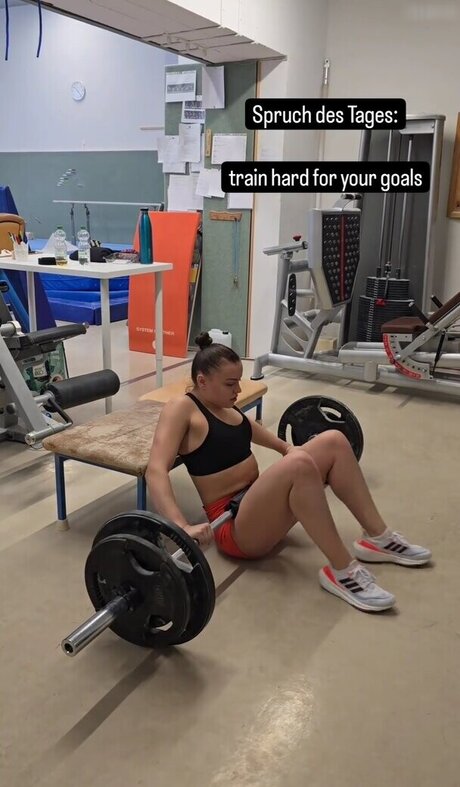 Emma Malewski ポルノスター 裸 写真