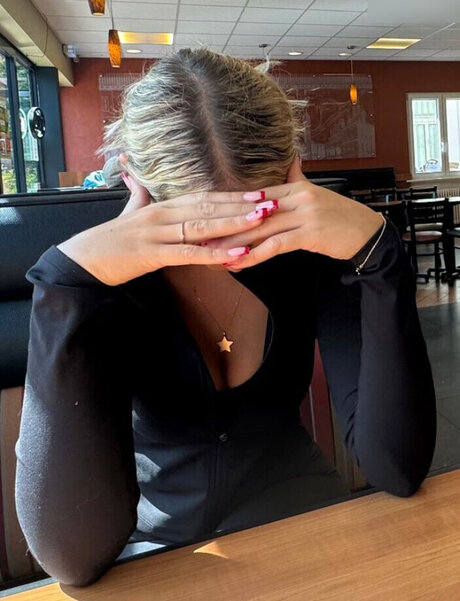 アナルファックOnlyFans アート裸 画像