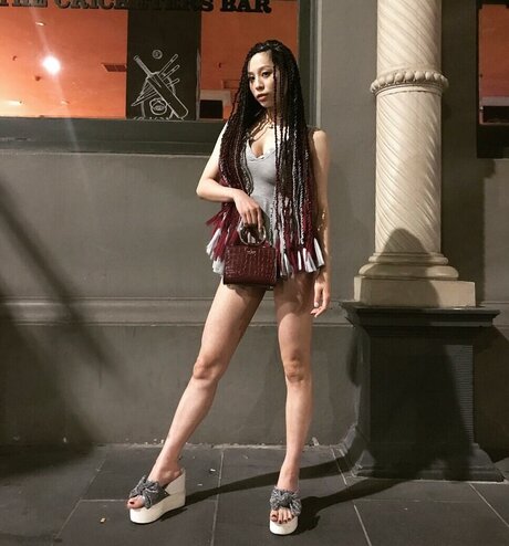 バブルバットオンリーファン エロチック ギャラリー