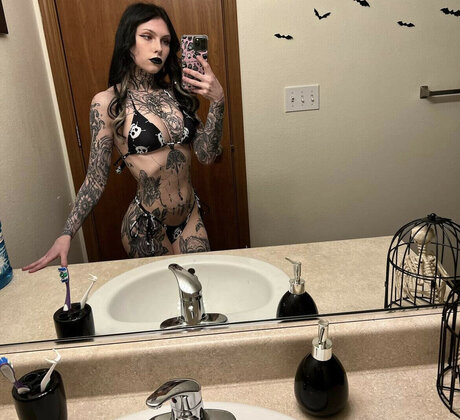 Tyniquewebster セックススター アーカイブ