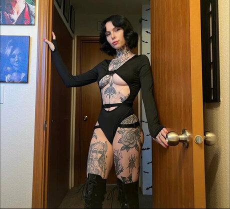 Tyniquewebster 素敵なモデル 画像