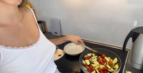 Yonca セクシーモデル ギャラリー