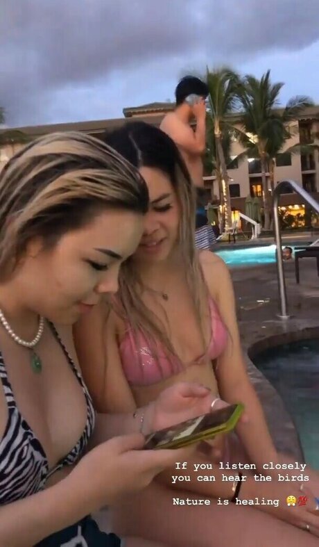 痩せたアジア人オンリーファンズ 美しい 写真