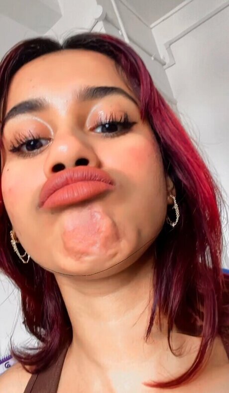 ブロンドビキニOnlyFans アートヌード 画像