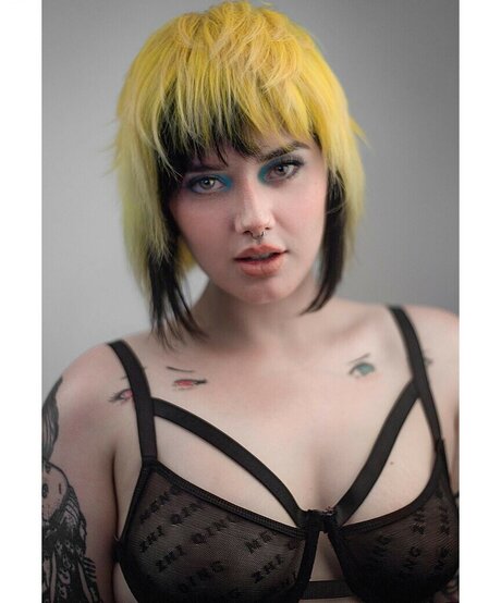 Tabatha Pacer 完璧な女優 アーカイブ