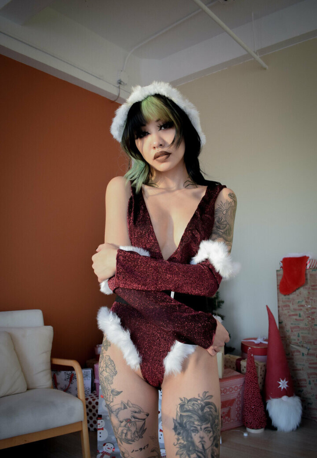 熟女クーガーオンリーファンズ セクシーヌード 画像