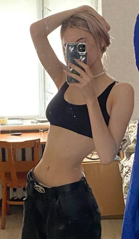 hefxtom アダルトスター ギャラリー