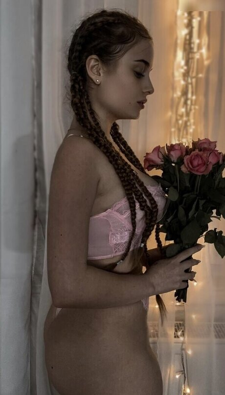 Milena Sing xxxモデル 画像