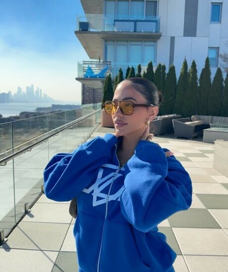 赤毛の巨乳オンリーファンズ 可愛い 写真