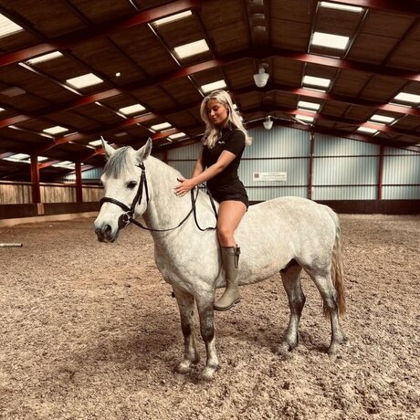 mollymercedes アダルトモデル 写真