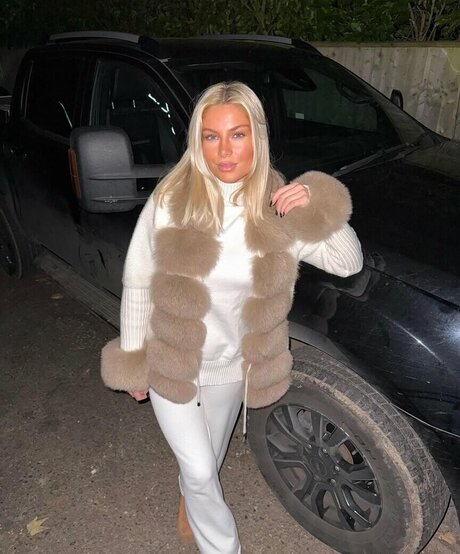 mollymercedes HDスター ギャラリー