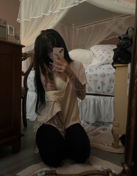 Laurinchhhe ポルノスター 美しい ギャラリー