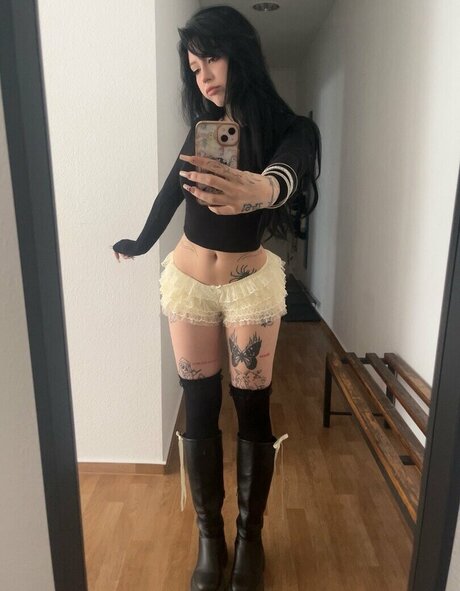 Laurinchhhe 可愛い女優 写真