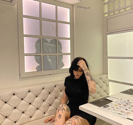 Laurinchhhe ポルノスター 可愛い 画像