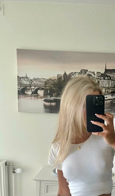 Bellalupascu ホットスター 写真