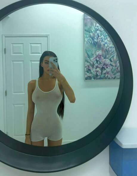 ゴス3P OnlyFans セクシーヌード 写真