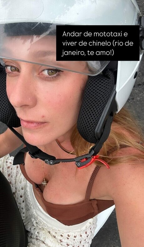 痩せたティーンのオンリーファンズ エロチック 画像