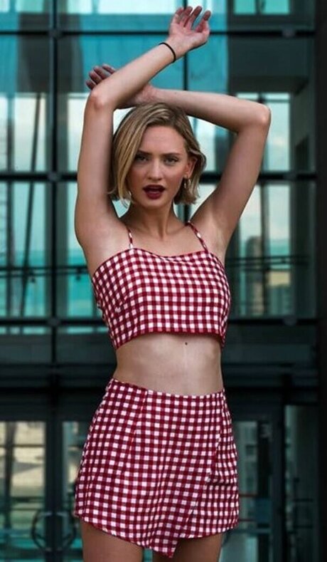 フィットブロンドオンリーファンズ 無料ポルノ 写真