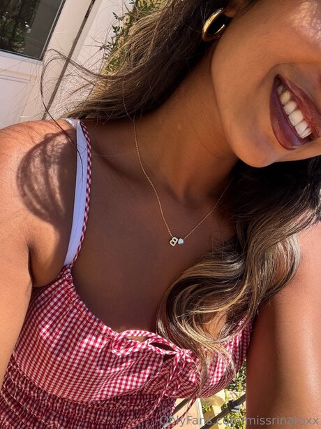 missrinaroxx セクシー女優 写真