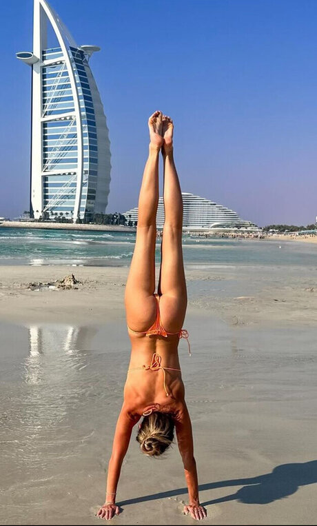 ティットファックオンリーファンズ ヌード 画像